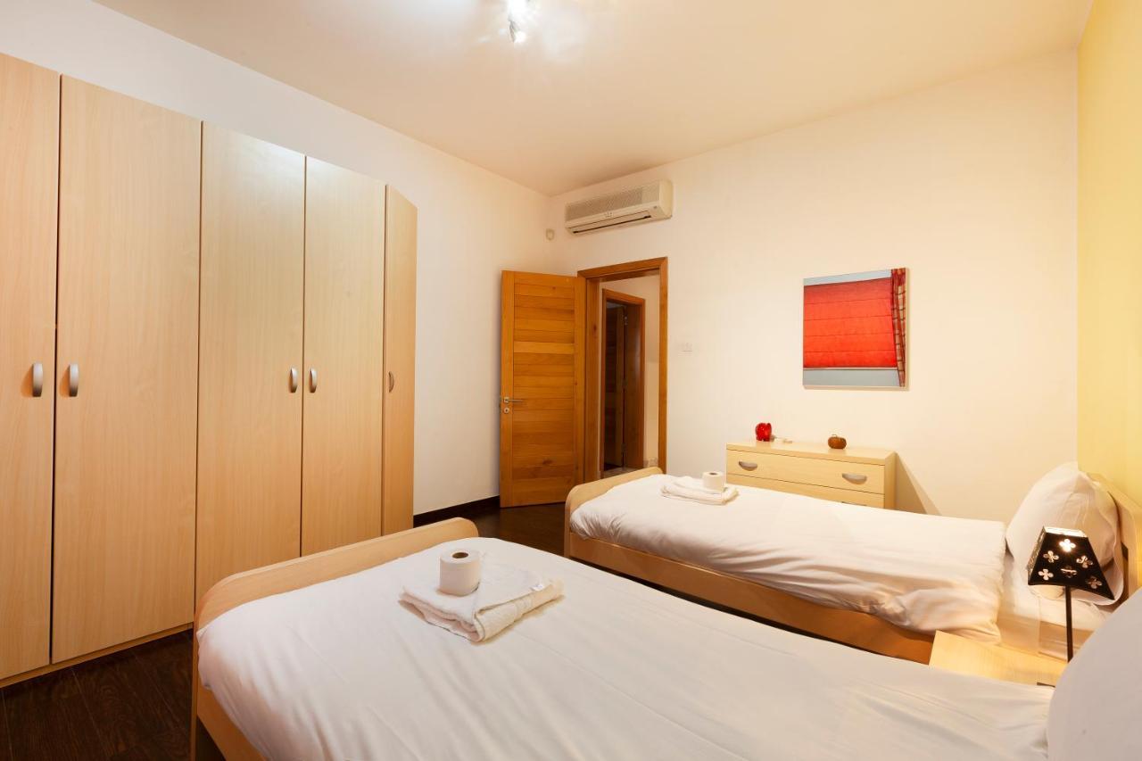 Spacious Seafront Apt With Living, Sofa, Wifi & Ac By 360 Estates Sliema Exterior photo