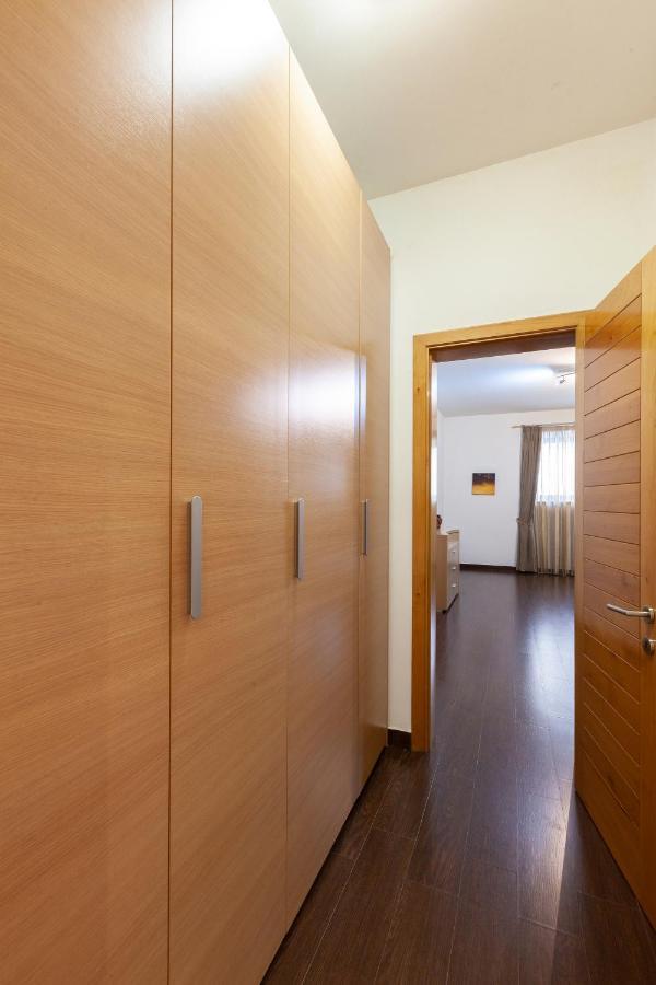 Spacious Seafront Apt With Living, Sofa, Wifi & Ac By 360 Estates Sliema Exterior photo