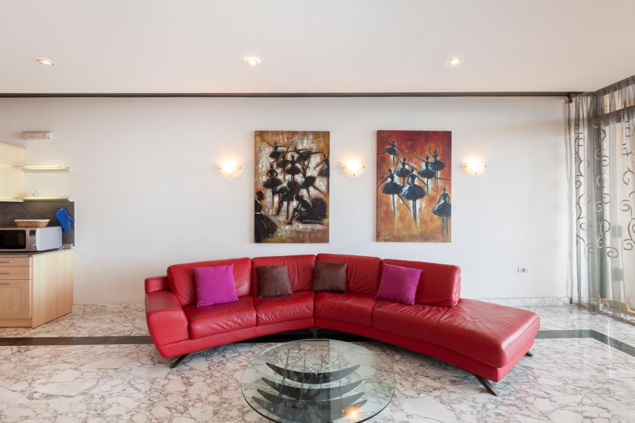 Spacious Seafront Apt With Living, Sofa, Wifi & Ac By 360 Estates Sliema Exterior photo
