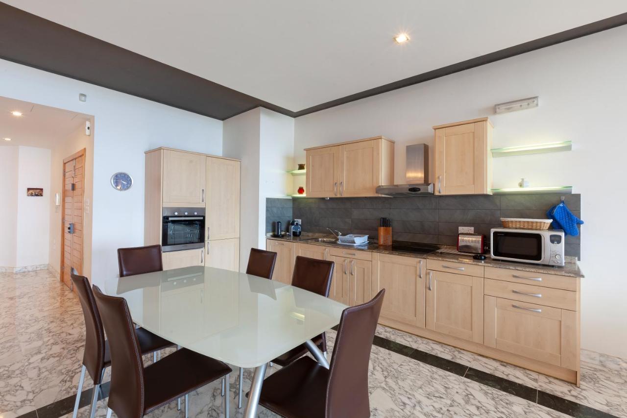 Spacious Seafront Apt With Living, Sofa, Wifi & Ac By 360 Estates Sliema Exterior photo